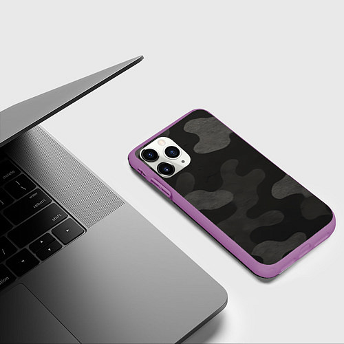 Чехол iPhone 11 Pro матовый Черно-серый камуфляж / 3D-Фиолетовый – фото 3