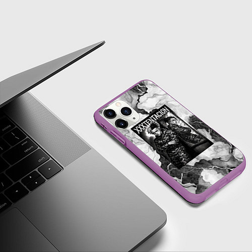 Чехол iPhone 11 Pro матовый XXXTentacion облокотился об зеркало / 3D-Фиолетовый – фото 3