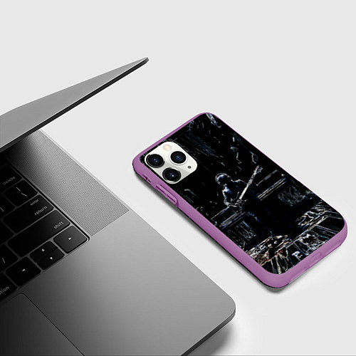 Чехол iPhone 11 Pro матовый Линейный силуэт музыканта / 3D-Фиолетовый – фото 3