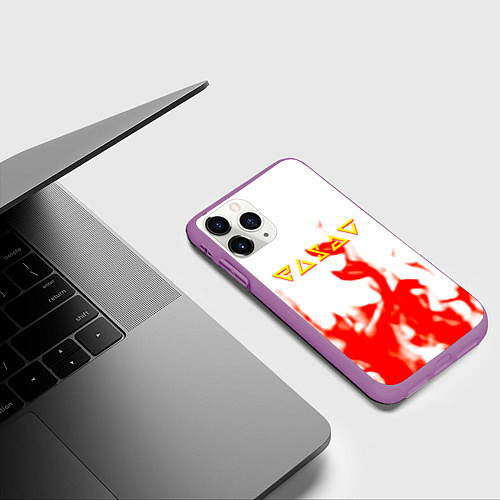 Чехол iPhone 11 Pro матовый Ведьмак огонь лого / 3D-Фиолетовый – фото 3