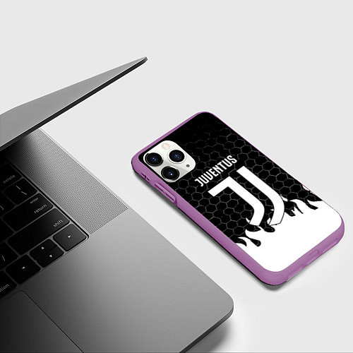 Чехол iPhone 11 Pro матовый Juventus соты огонь / 3D-Фиолетовый – фото 3