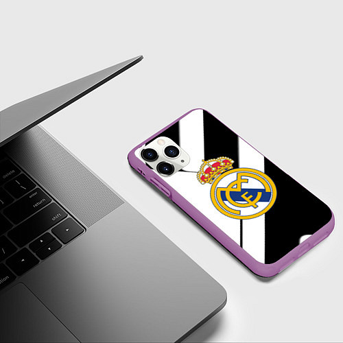Чехол iPhone 11 Pro матовый Реал Мадрид черно белые полосы / 3D-Фиолетовый – фото 3