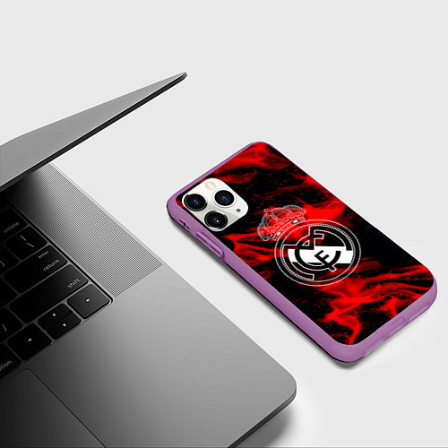 Чехол iPhone 11 Pro матовый Real Madrid красный огонь / 3D-Фиолетовый – фото 3
