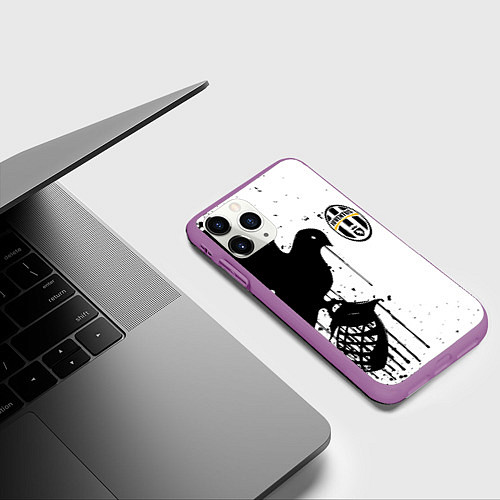Чехол iPhone 11 Pro матовый Ювентус черная птица краски / 3D-Фиолетовый – фото 3