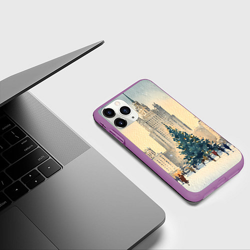 Чехол iPhone 11 Pro матовый Москва новогодняя елка / 3D-Фиолетовый – фото 3