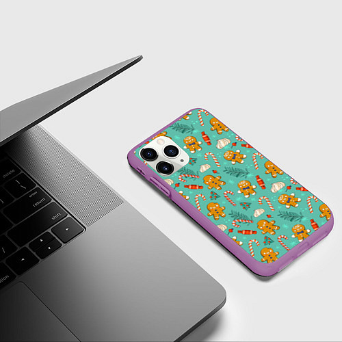Чехол iPhone 11 Pro матовый Новогодний паттерн печенье с конфетами / 3D-Фиолетовый – фото 3