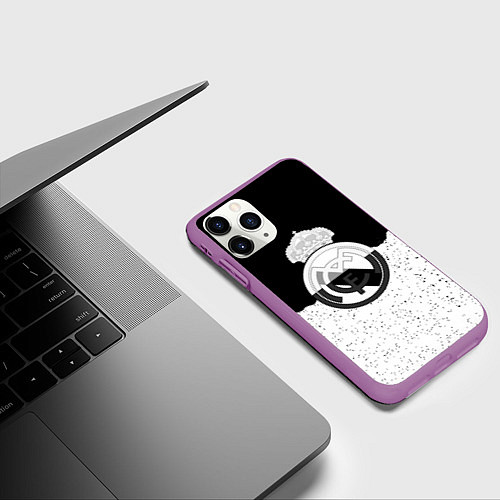 Чехол iPhone 11 Pro матовый Реал Мадрид лого ночь текстура / 3D-Фиолетовый – фото 3