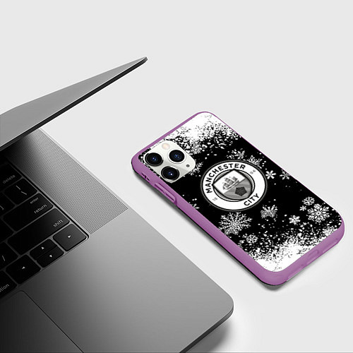 Чехол iPhone 11 Pro матовый Манчестер сити снежинки новый год / 3D-Фиолетовый – фото 3