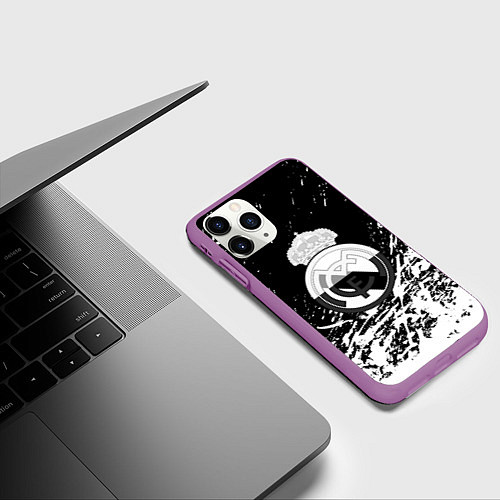 Чехол iPhone 11 Pro матовый Реал Мадрид краски текстура / 3D-Фиолетовый – фото 3