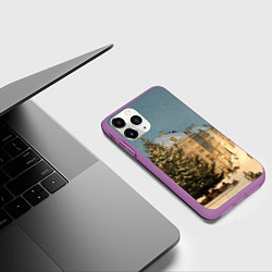 Чехол iPhone 11 Pro матовый Елка во дворе города, цвет: 3D-фиолетовый — фото 2