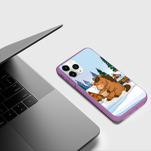 Чехол iPhone 11 Pro матовый Милая лошадка пьет какао / 3D-Фиолетовый – фото 3