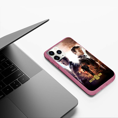 Чехол iPhone 11 Pro матовый Doctor Who: Heritage / 3D-Малиновый – фото 3