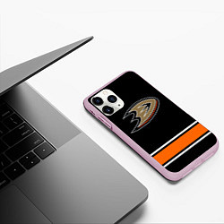 Чехол iPhone 11 Pro матовый Anaheim Ducks Selanne, цвет: 3D-розовый — фото 2