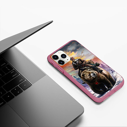 Чехол iPhone 11 Pro матовый Красноармеец на медведе / 3D-Малиновый – фото 3