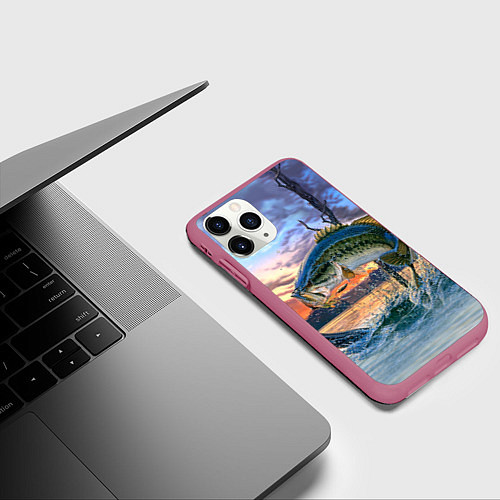 Чехол iPhone 11 Pro матовый Рыба над водой / 3D-Малиновый – фото 3