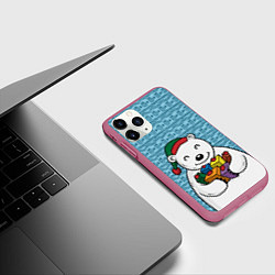 Чехол iPhone 11 Pro матовый Новогодний мишка, цвет: 3D-малиновый — фото 2