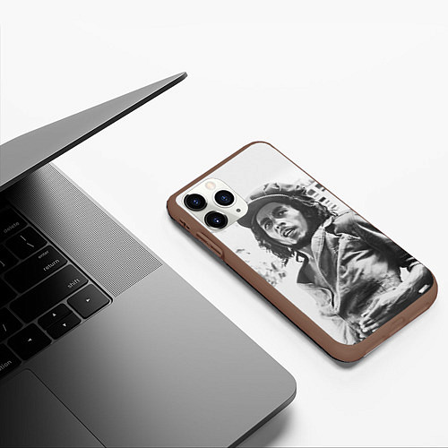 Чехол iPhone 11 Pro матовый Молодой Боб Марли / 3D-Коричневый – фото 3