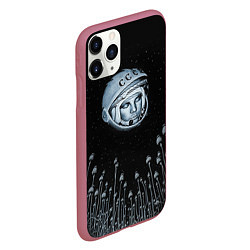 Чехол iPhone 11 Pro матовый Гагарин в небе, цвет: 3D-малиновый — фото 2