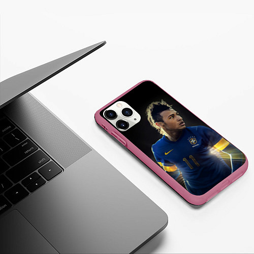 Чехол iPhone 11 Pro матовый Neymar: Brasil Team / 3D-Малиновый – фото 3