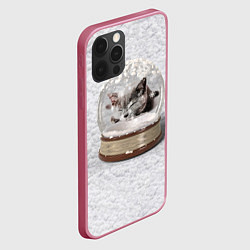 Чехол для iPhone 12 Pro Max Котёнок в шаре на фоне снега, цвет: 3D-малиновый — фото 2