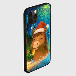 Чехол для iPhone 12 Pro Max Новогодняя лошадка жует елочные ветки, цвет: 3D-черный — фото 2
