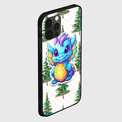 Чехол для iPhone 12 Pro Маленький синий дракон на фоне елочек, цвет: 3D-черный — фото 2