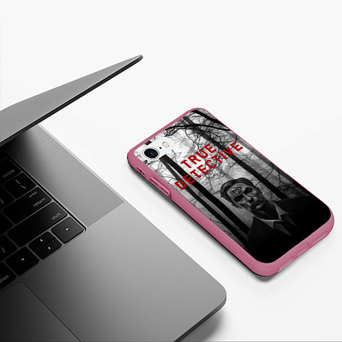 Чехол iPhone 7/8 матовый True Detective: Blackwood / 3D-Малиновый – фото 3
