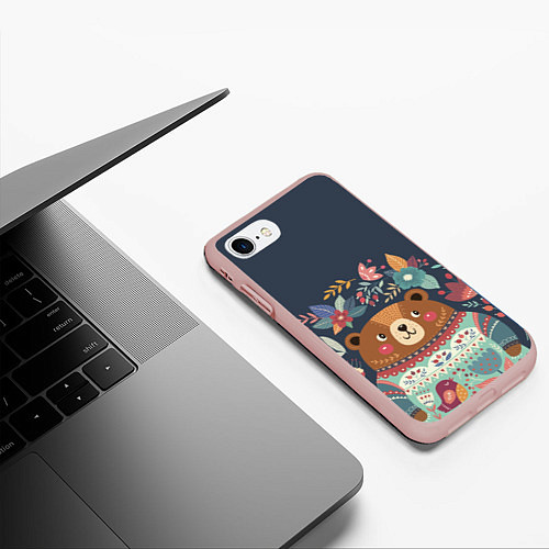 Чехол iPhone 7/8 матовый Осенний медведь / 3D-Светло-розовый – фото 3