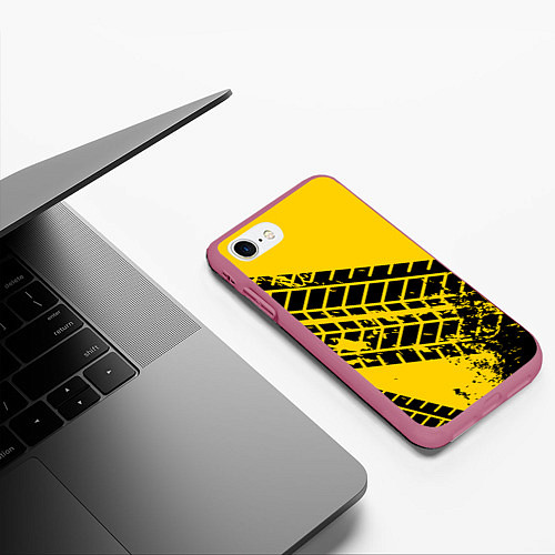 Чехол iPhone 7/8 матовый Следы покрышек / 3D-Малиновый – фото 3