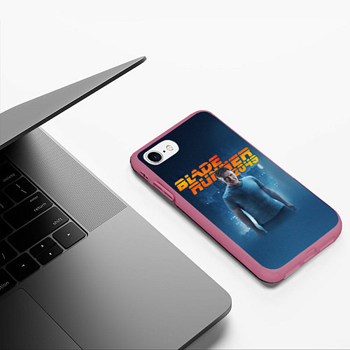Чехол iPhone 7/8 матовый BR 2049: Rick Deckard / 3D-Малиновый – фото 3