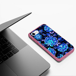 Чехол iPhone 7/8 матовый Синяя хохлома, цвет: 3D-малиновый — фото 2