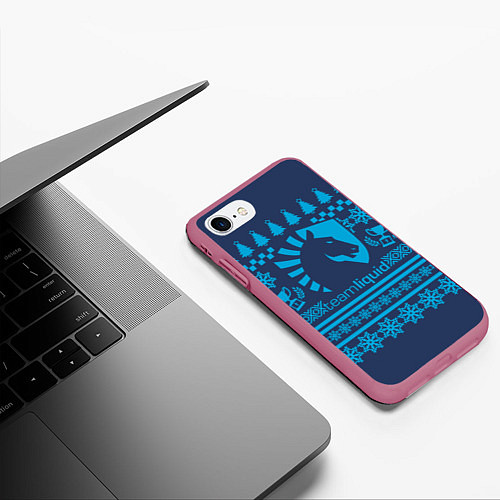 Чехол iPhone 7/8 матовый Team Liquid: Blue Pattern / 3D-Малиновый – фото 3