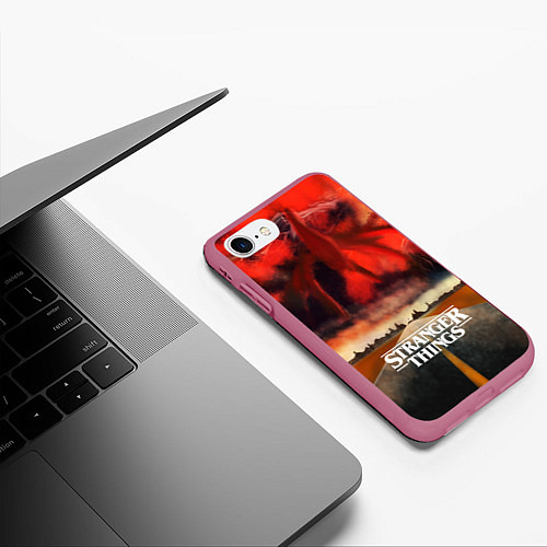 Чехол iPhone 7/8 матовый Stranger Things: Road to Dream / 3D-Малиновый – фото 3