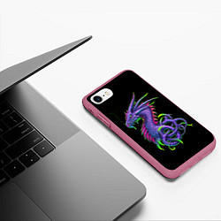 Чехол iPhone 7/8 матовый Ядовитый Дракон, цвет: 3D-малиновый — фото 2