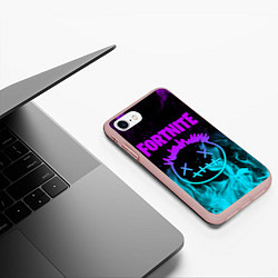 Чехол iPhone 7/8 матовый FORTNITE X TRAVIS SCOTT, цвет: 3D-светло-розовый — фото 2