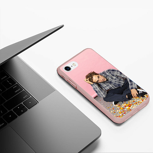 Чехол iPhone 7/8 матовый Роберт Паттинсон / 3D-Светло-розовый – фото 3