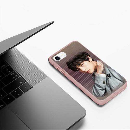 Чехол iPhone 7/8 матовый BTS Ким Тэ Хён / 3D-Светло-розовый – фото 3