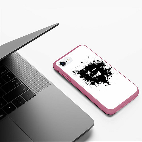Чехол iPhone 7/8 матовый МАСКА / 3D-Малиновый – фото 3