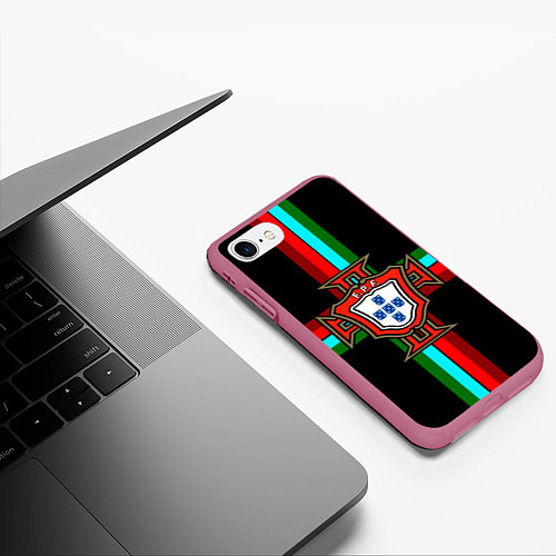 Чехол iPhone 7/8 матовый Сборная Португалии / 3D-Малиновый – фото 3