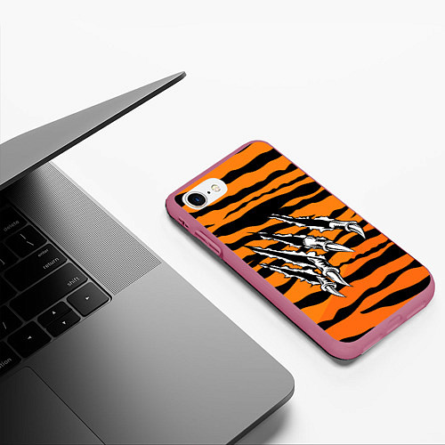 Чехол iPhone 7/8 матовый След от когтей тигра / 3D-Малиновый – фото 3