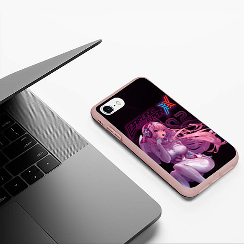 Чехол iPhone 7/8 матовый Zero Two в наушниках / 3D-Светло-розовый – фото 3