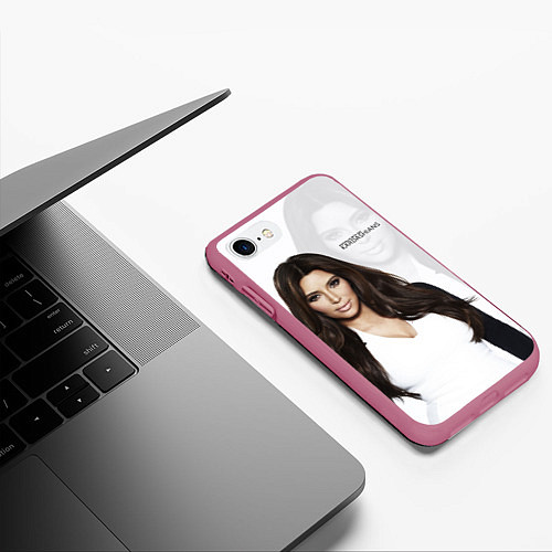 Чехол iPhone 7/8 матовый Ким Кардашьян / 3D-Малиновый – фото 3