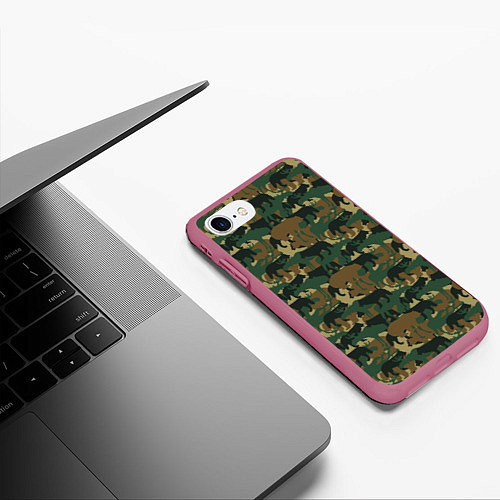 Чехол iPhone 7/8 матовый Охотник камуфляж из зверей / 3D-Малиновый – фото 3
