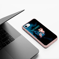 Чехол iPhone 7/8 матовый Томас Шелби - Острые козырьки, цвет: 3D-светло-розовый — фото 2