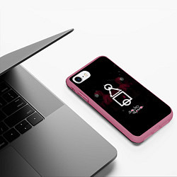 Чехол iPhone 7/8 матовый ИГРА В КАЛЬМАРА СИМВОЛЫ SQUID GAME, цвет: 3D-малиновый — фото 2