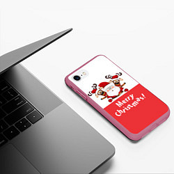Чехол iPhone 7/8 матовый Санта с 2 Оленями, цвет: 3D-малиновый — фото 2