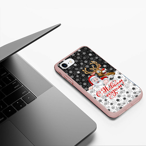 Чехол iPhone 7/8 матовый С Новым Годом дед мороз и олень / 3D-Светло-розовый – фото 3