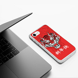 Чехол iPhone 7/8 матовый Красный тигр - дракон, цвет: 3D-белый — фото 2