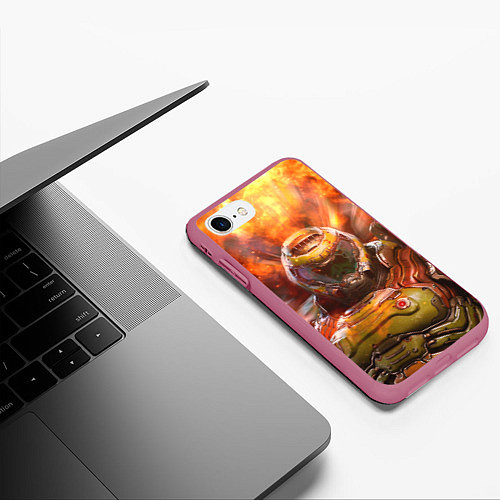 Чехол iPhone 7/8 матовый DoomGuy in Fire Doom / 3D-Малиновый – фото 3