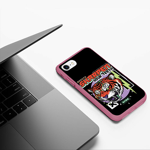 Чехол iPhone 7/8 матовый Поточи зубки тигр 2022 / 3D-Малиновый – фото 3